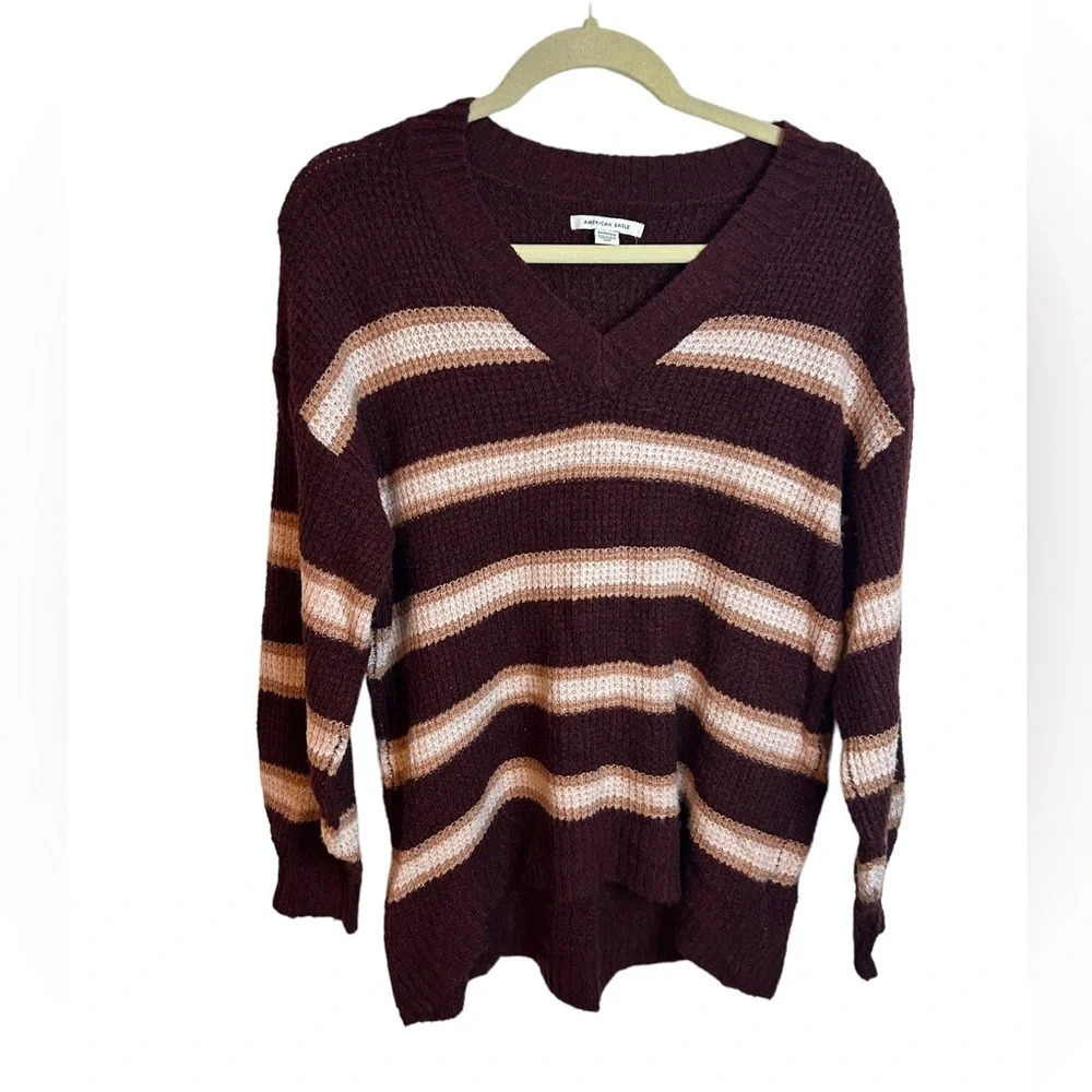 AMERICAN EAGLE STRIPED V-NECK SWEATER